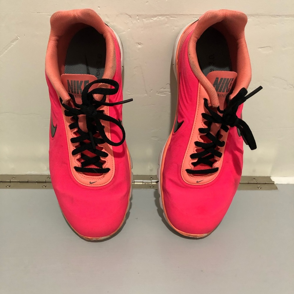 Nike tennis shoes